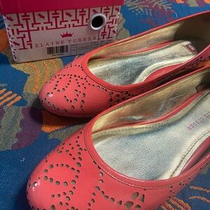 Elaine Turner Coral & Gold Flats